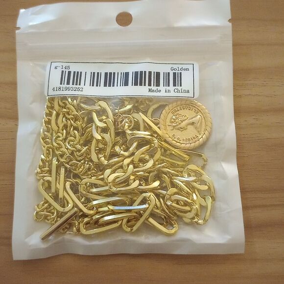 🆕📿3-Layer Chain Link, Coin, Lock Necklace - Picture 5 of 5